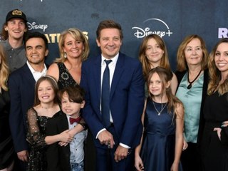 Jeremy Renner: "Etwas ramponiert" zurück auf dem roten Teppich