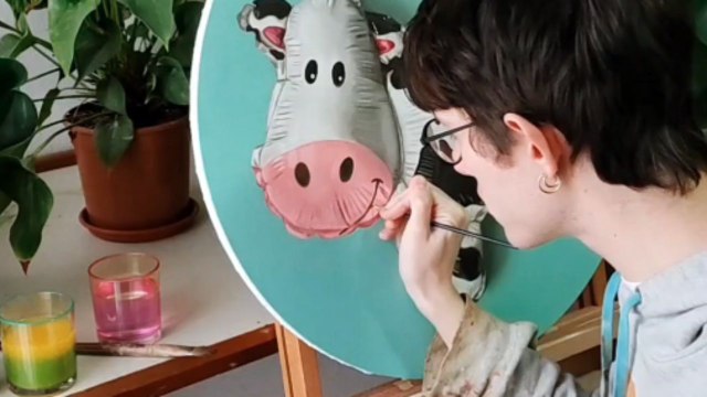 *Dumb ways to die* Artist mistakes paint water for drinking water