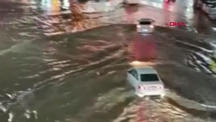 Elazığ'da Sağanak Yağış Hayatı Olumsuz Etkiledi