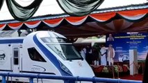 चेन्नई में पीएम मोदी ने वंदे भारत एक्सप्रेस ट्रेन का दिया तोहफा, मना जश्न