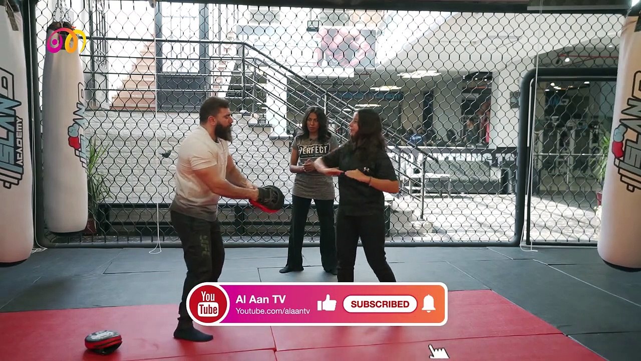 كيف تدافعي عن نفسك بإستخدام الكوع و الركبة | كوني قوية 30