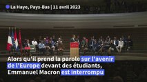 Macron interpellé par des manifestants lors d'une visite aux Pays-Bas