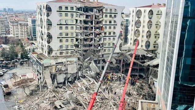 89 kişiye mezar olmuştu! Depremde yıkılan Galeria Sitesinin müteahhidi Ankara'da yakalandı