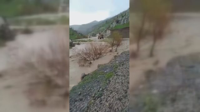 Aşırı yağışlardan Şırnak-Uludere yolu ulaşıma kapandı