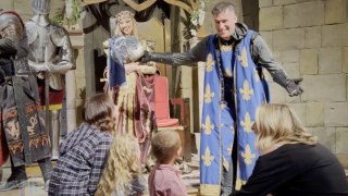Military Dad Hides In Knight Costume To Surprise Kids At Medieval Restaurant After Deployment