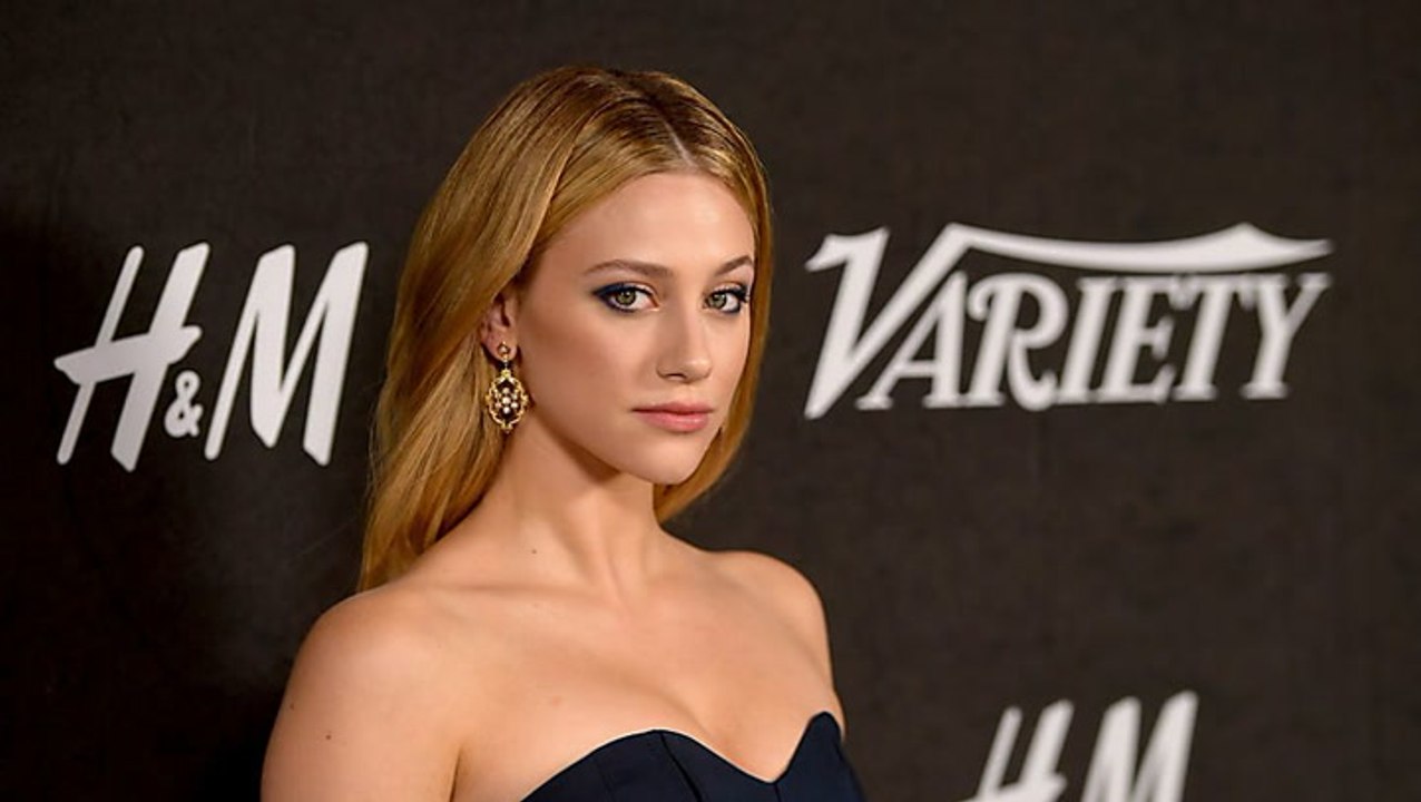 Lili Reinhart: Wilde Knutscherei am Flughafen mit IHM