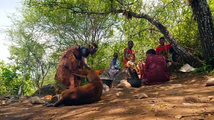 Poison Arrow Hunting in Africa!! Eating with the Hadza Tribe!!