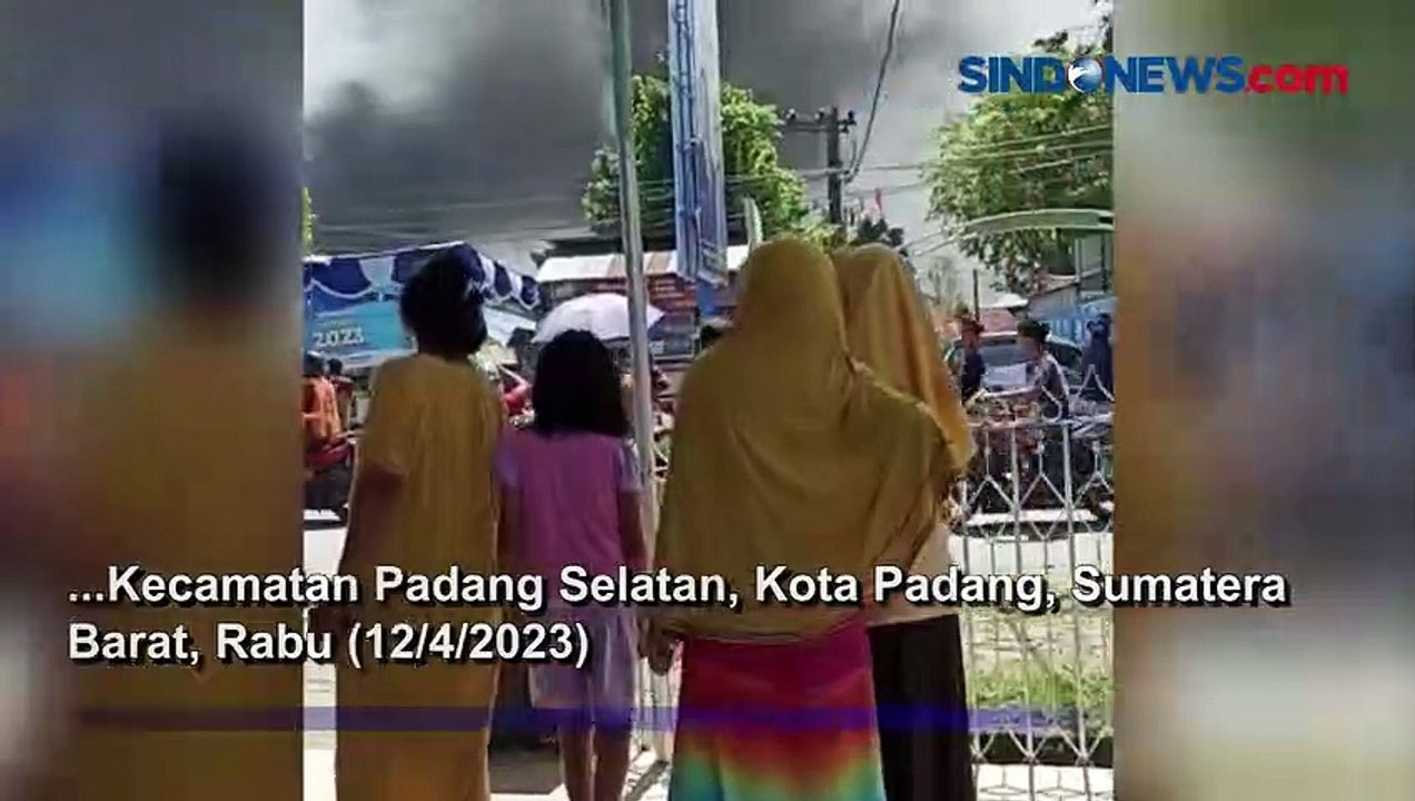 Swalayan dan Dapur Rumah Makan di Padang Terbakar, 13 Unit Damkar Dikerahkan