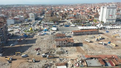 Malatya’da enkaz kaldırılınca yeni meydanlar oluştu