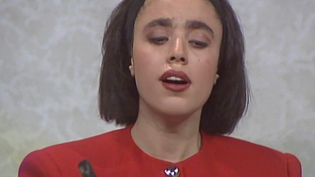 Zeynep Poyraz / Görmedim uysun felek âmâlime