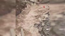 Siirt'te sağanak yağış dereleri doldurdu