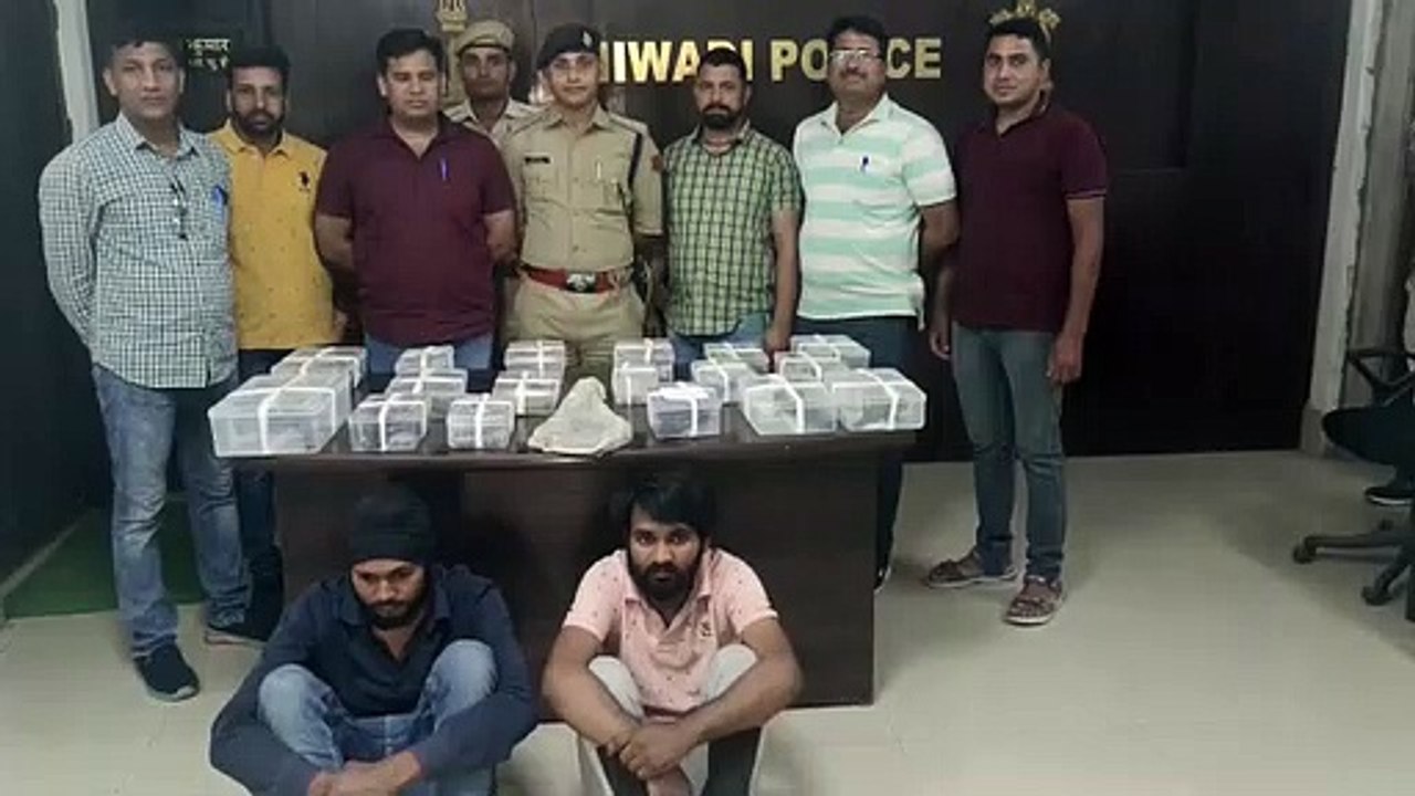 16 पिस्टल, देशी कट्टे सहित 12 जिंदा कारतूस के स...