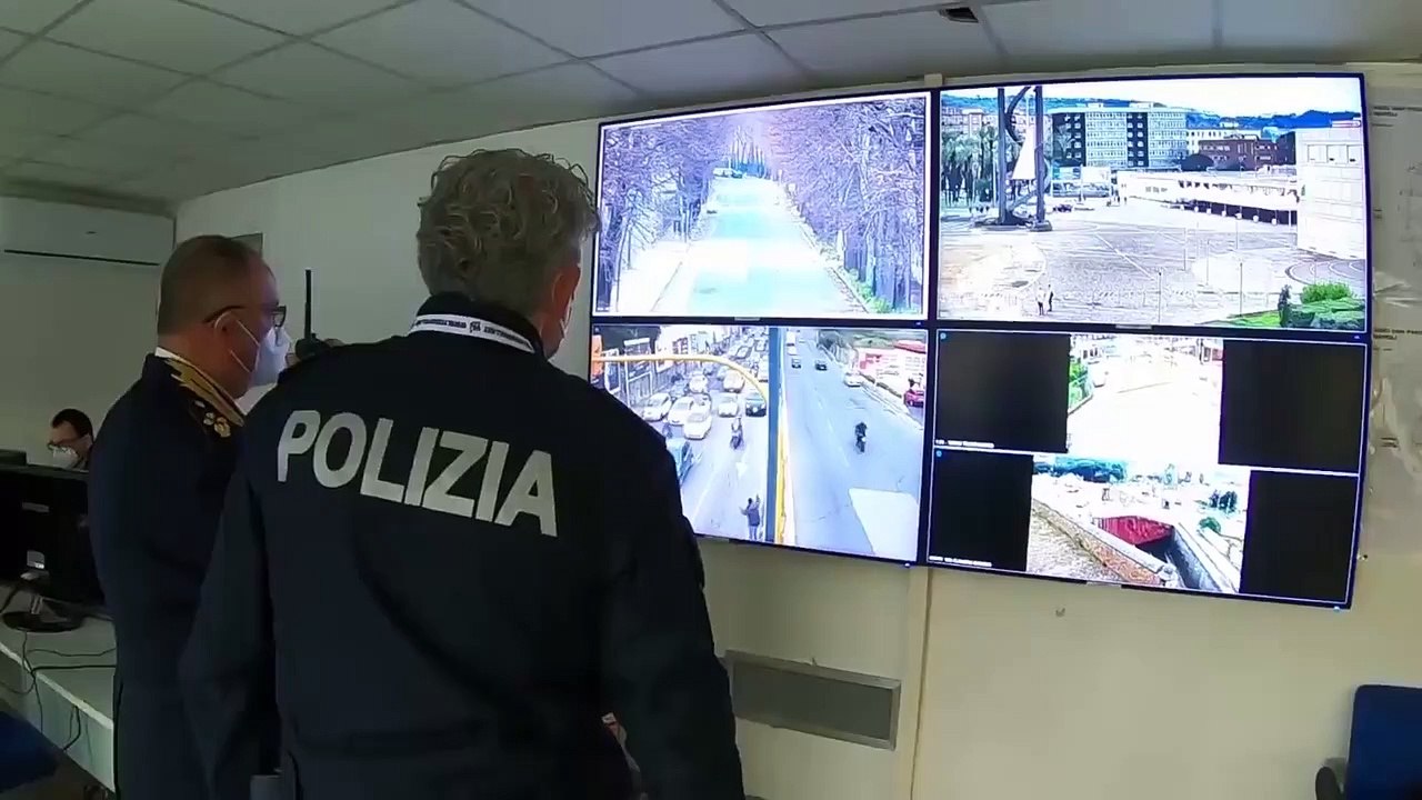 Festa della polizia, tra gli agenti della Questura di Napoli