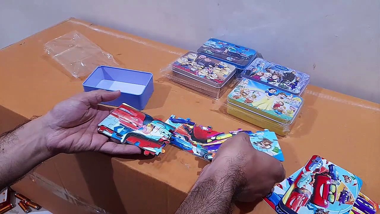 Unboxing and Review of Mini Jigsaw Puzzles in Collectible Travel Tin Cases Bundle