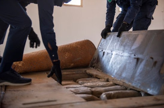 هيئة الزكاة والضريبة والجمارك في منفذ الوديعة تحبط محاولة تهريب كمية كبيرة من مادة الحشيش