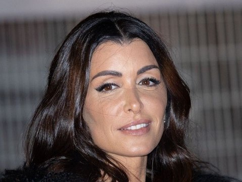 Jenifer interrompt son tournage pour TF1 avec Michael Youn pour lui faire la plus belle des déclarations : il est devenu son partenaire en or !