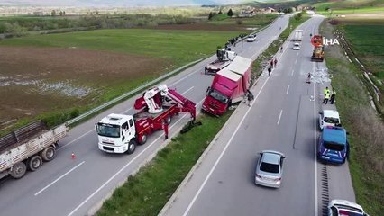 Amasya'da kontrolden çıkan tır refüje daldı: 1 yaralı