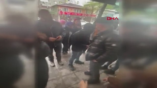 Sefaköy'de 5 aylık bebek yere atıldı iddiası: Anne ve baba gözaltına alındı