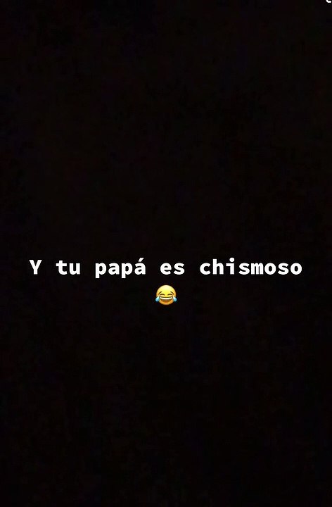 Padre es descubierto chismoseando
