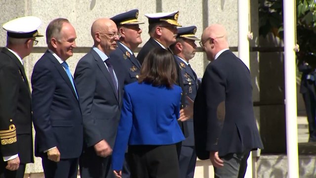 Robles y el ministro de Defensa de Ucrania visitan a los militares ucranianos heridos