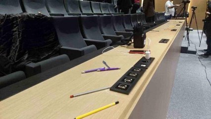 Aboneliği kesilen gazetecilerden Tekirdağ Büyükşehir Meclisi'nde kalemli eylem