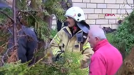 İstanbul’da sur çöktü… Arama kurtarma çalışmaları sürüyor