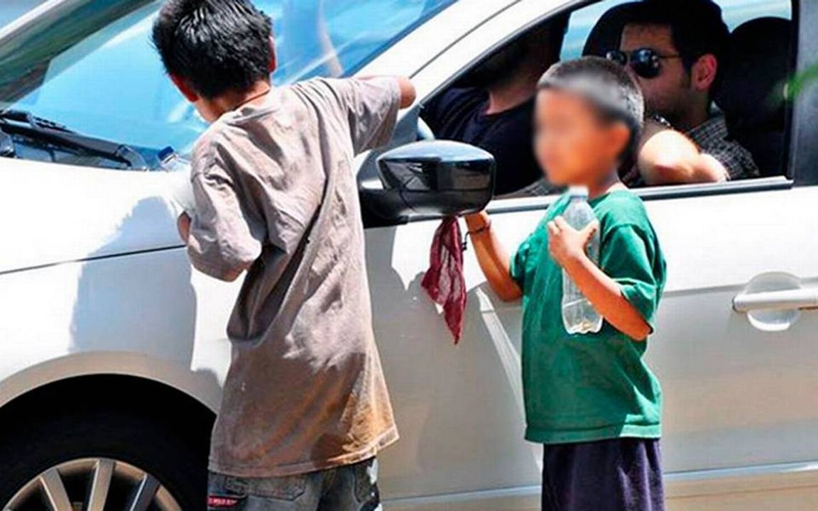 Viven y trabajan niños en la calle; Día internacional de los Niños de la Calle