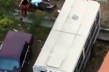 Queman vivo a un hombre acusado de robar una caja de herramientas