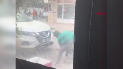 ANTALYA-SOKAKTA KADINLA ERKEĞİN KAVGASI KAMERADA