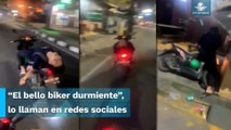 Se queda dormido mientras maneja su moto; esto fue lo que pasó después