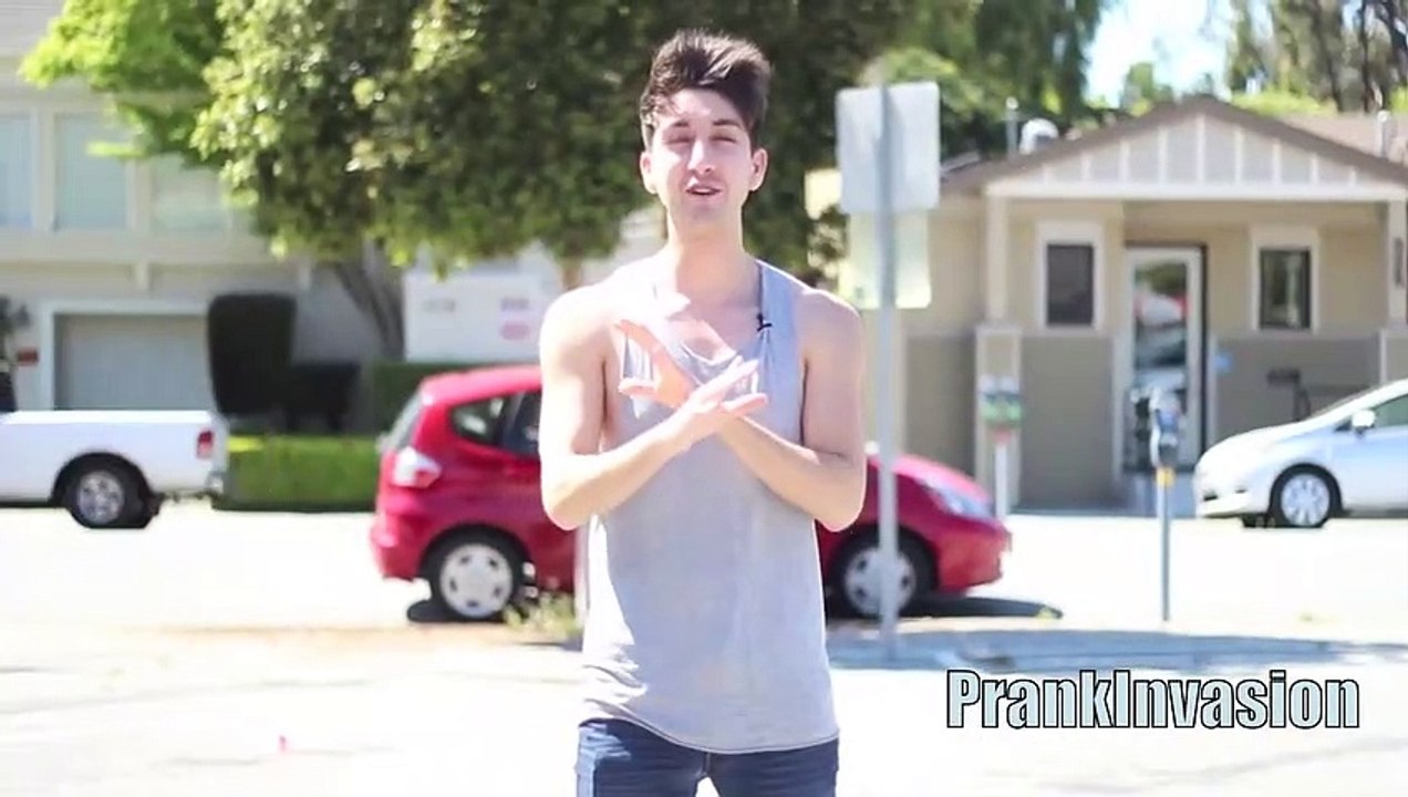 Kissing Prank - Crazy Age! (2)
