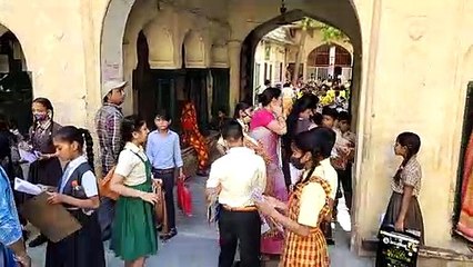 Tải video: पांचवीं बोर्ड के साथ पहली से चौथी और छठीं-सातवीं की परीक्षाएं आज से,  पांचवी बोर्ड में 14. 67 लाख विद्यार्थी देंगे परीक्षा