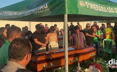 Download Video: Com homenagens, corpo da mãe do coronel José Ronildo é sepultado em Cajazeiras