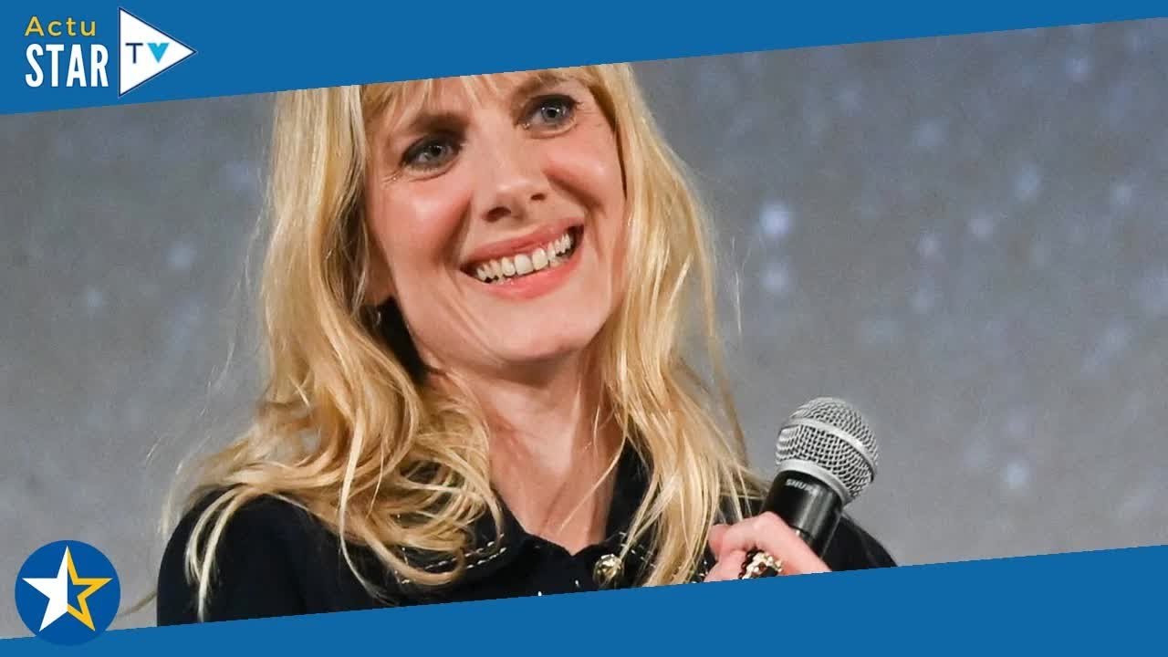 Mélanie Laurent radieuse : l'actrice touchée par une très belle récompense