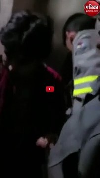 Video: Greater Noida में अटकी 8 सांसें! 2 घंटे तक फंसी रही Society की lift, ऐसे बची जान