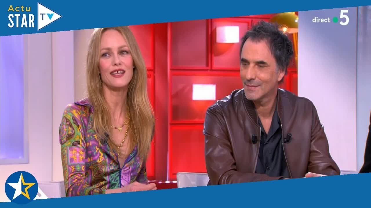 "C'est un cauchemar total" : Vanessa Paradis et Samuel Benchetrit évoquent avec humour leur premiers