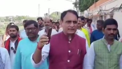 बेगूसराय: राज्यसभा सदस्य ने तेघड़ा रेलवे स्टेशन का किया निरीक्षण