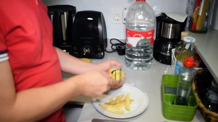 Download Video: COMO HACER ABONO CON PATATAS  ABONO RICO EN POTASIO, IDEAL PARA FLORES, FRUTOS Y PLANTAS DE RAÍZ