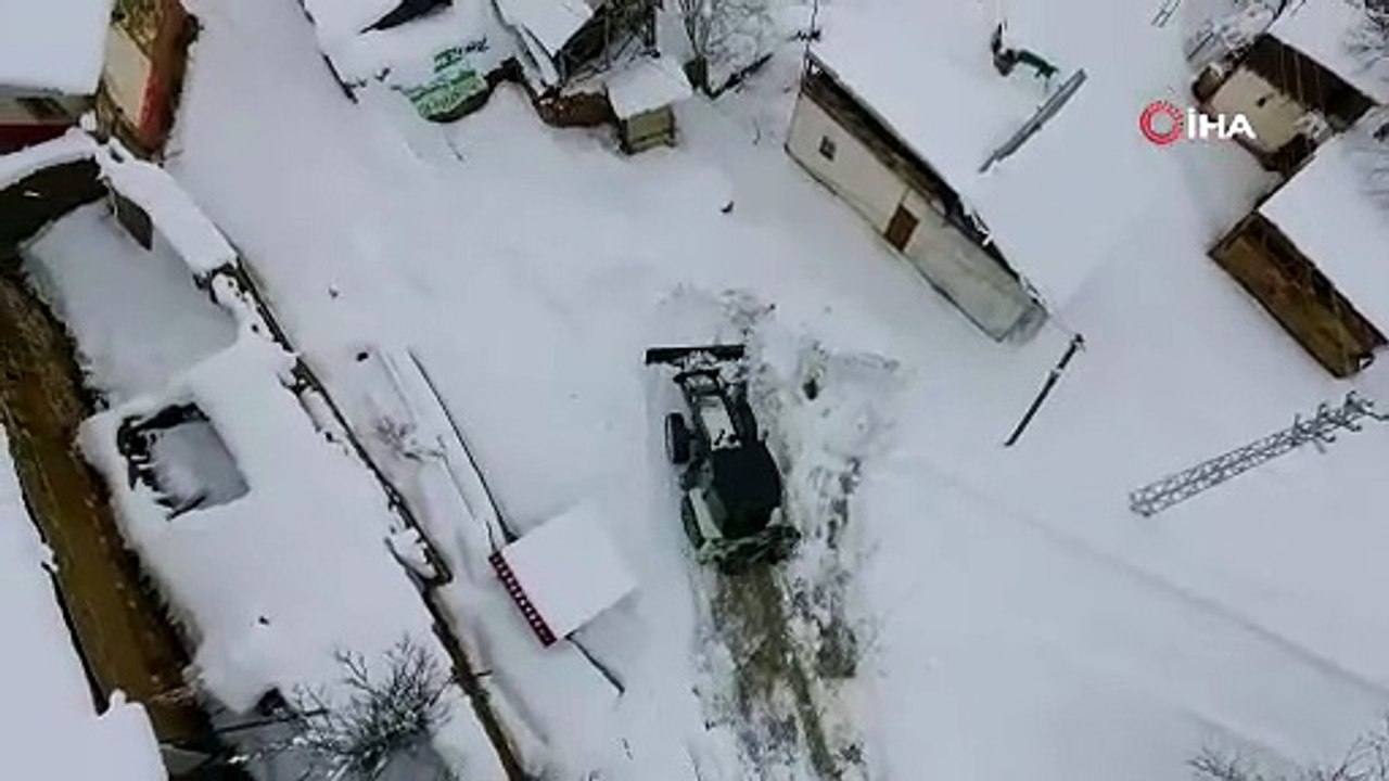 Gelmek bilmeyen kış şimdi gitmek bilmiyor! Nisan ortasında kar yağışı