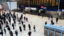 London Waterloo station: Passengers told ‘do not travel’ after massive signal failure