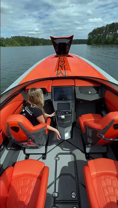 Ce qui se cache dans les cales de ce bateau est dingue