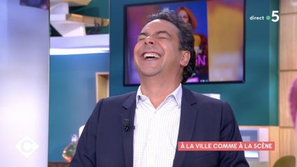 "Mais ce n'est pas possible ! " : Gênée, Anne-Élisabeth Lemoine répond à un tacle de Patrick Cohen