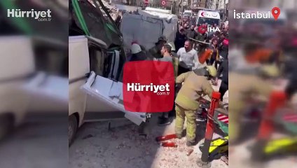 Güngören'de metruk binada çökme: Enkazın altında kalan araçtan yaralıyı böyle kurtardılar