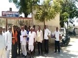 video: देईखेडा में एफसीआई गेहूं खरीद केंद्र खोलने की मांग, किसानों ने थाने के बाहर किया प्रदर्शन