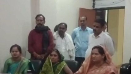 रीवा : जनपद क्षेत्र में भ्रष्टाचार की जांच कराने जनपद अध्यक्ष पहुंची कलेक्ट्रेट