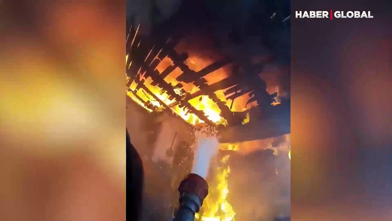Nefes kesti: İtfaiyecinin gözünden yangına müdahale anları kamerada!