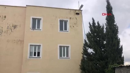 Siirt'te yıldırım düştü, bina çatladı