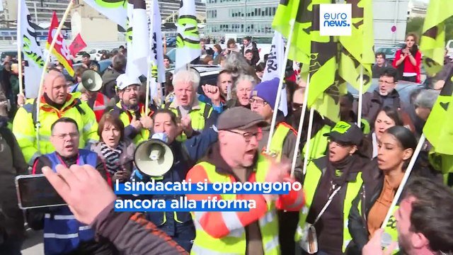 Francia, dodicesima giornata di mobilitazione contro la riforma delle pensioni