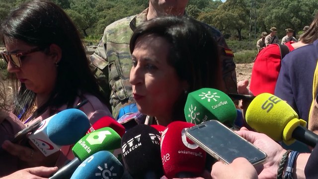 Robles afirma que España seguirá entregando material a Ucrania y que Putin no quiere la paz