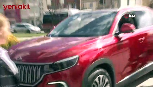 Eskişehir'de yolların tozunu attıran TOGG'a vatandaştan büyük ilgi